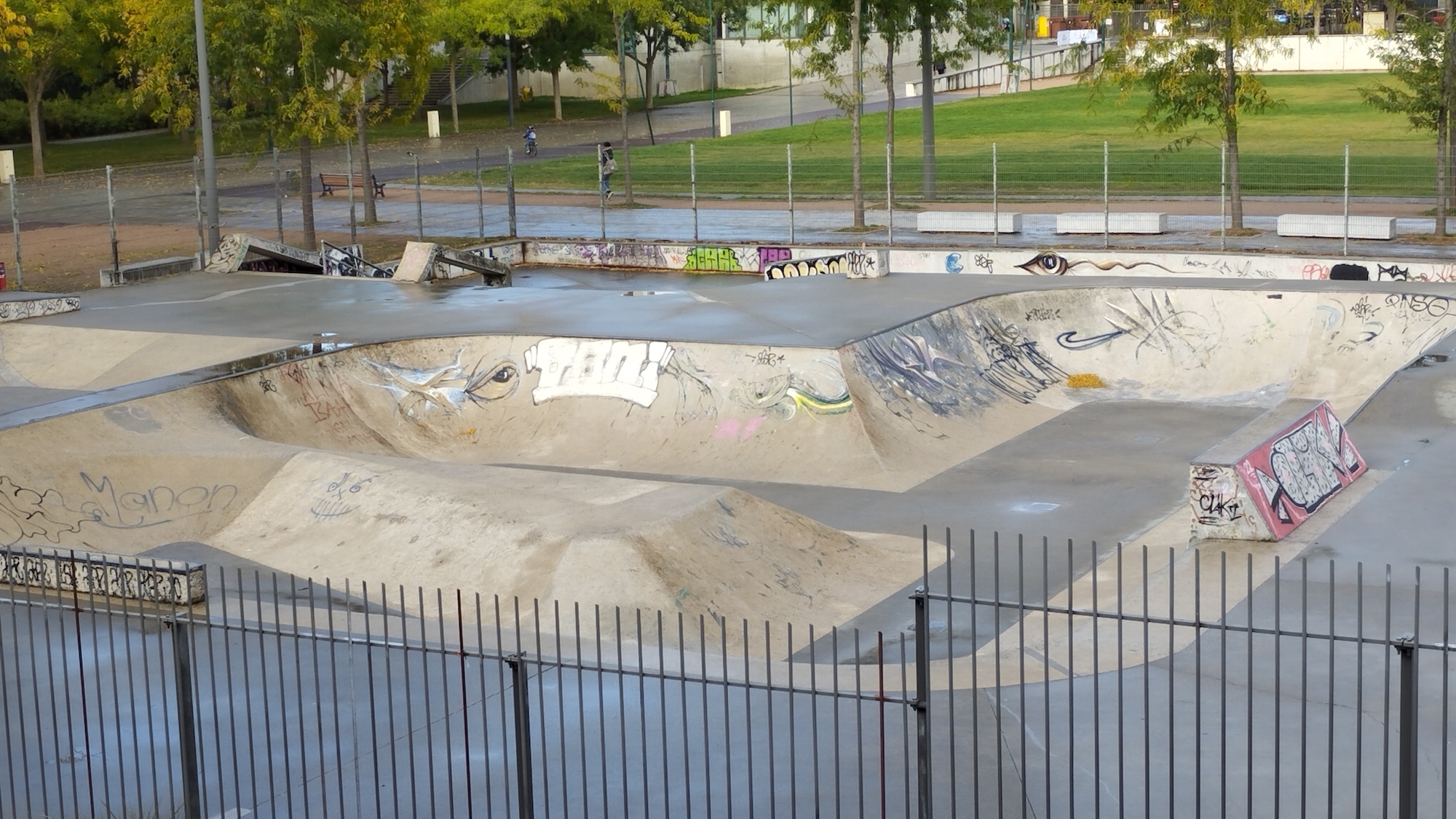 Rueil-Malmaison 2000 skatepark